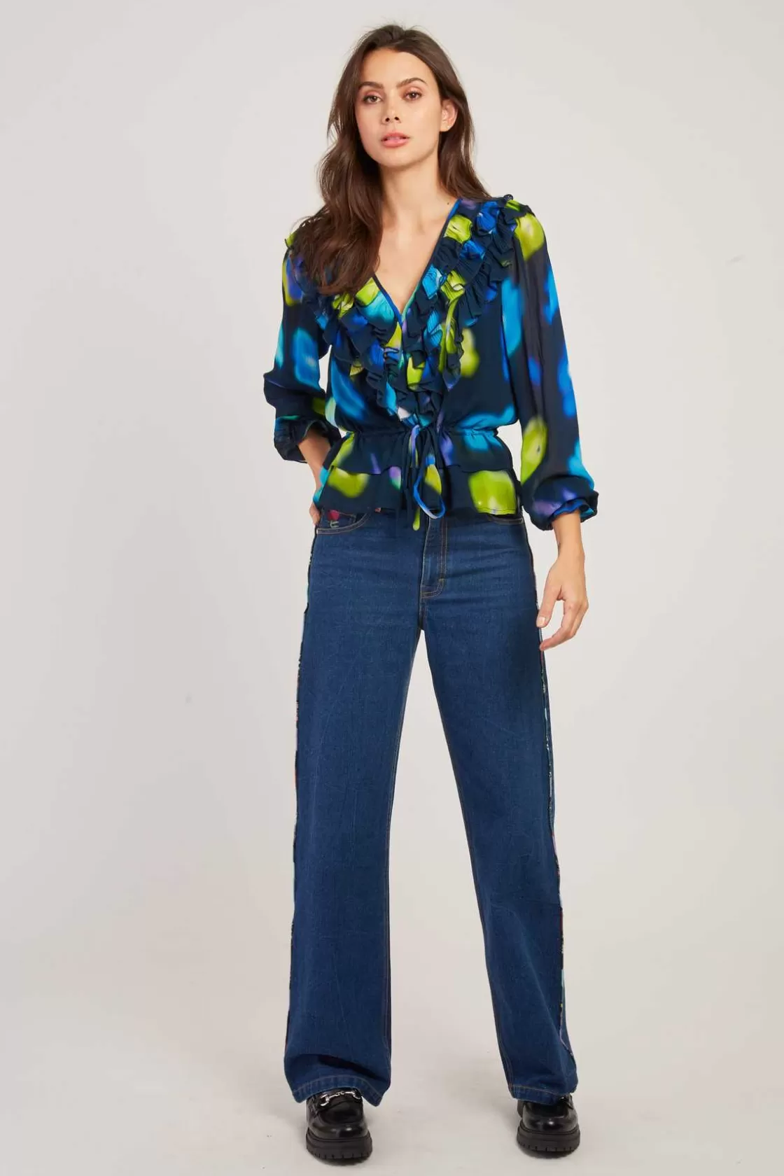 blouse_imprime_col_v_manches_longues_feline_3.webp Maison Derhy Les Blouses, Chemisiers & Tops-Blouse imprimée col V manches longues FELINE