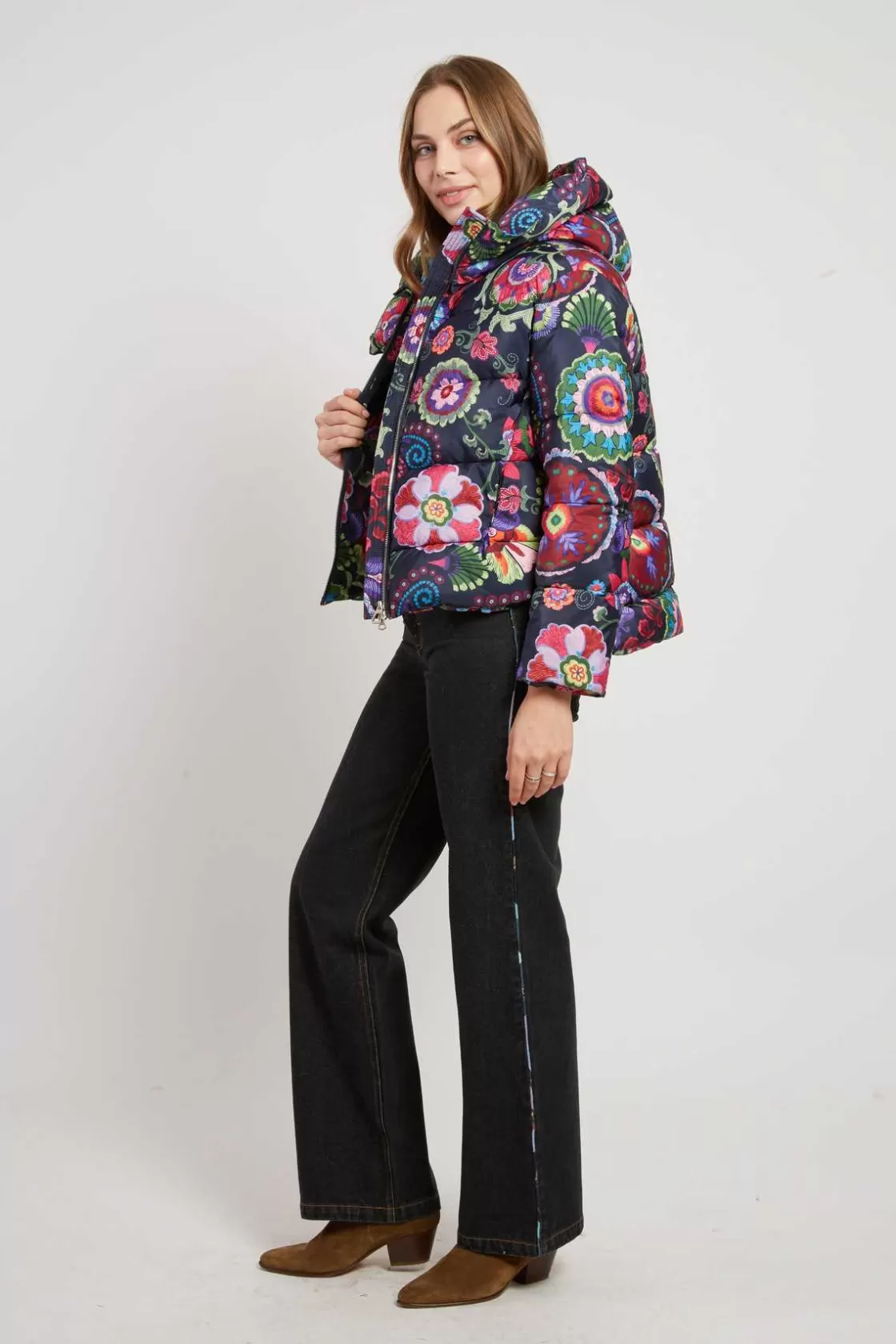 doudoune__capuche_motif_floral_eduarda_4.webp Maison Derhy Les Manteaux, Vestes & Doudounes-Doudoune à capuche motif floral EDUARDA