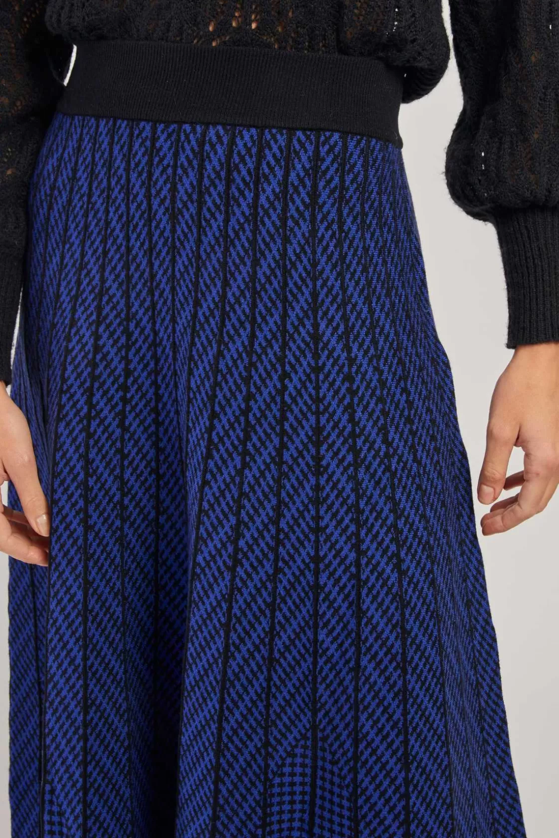 jupe_milong_plisse_en_maille_raye_galante_10.webp Maison Derhy La Maille | Les Jupes & Pantalons-Jupe mi-long plissée en maille rayée GALANTE