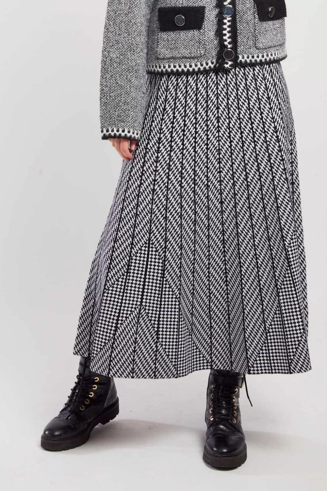 jupe_milong_plisse_en_maille_raye_galante_14.webp Maison Derhy La Maille | Les Jupes & Pantalons-Jupe mi-long plissée en maille rayée GALANTE