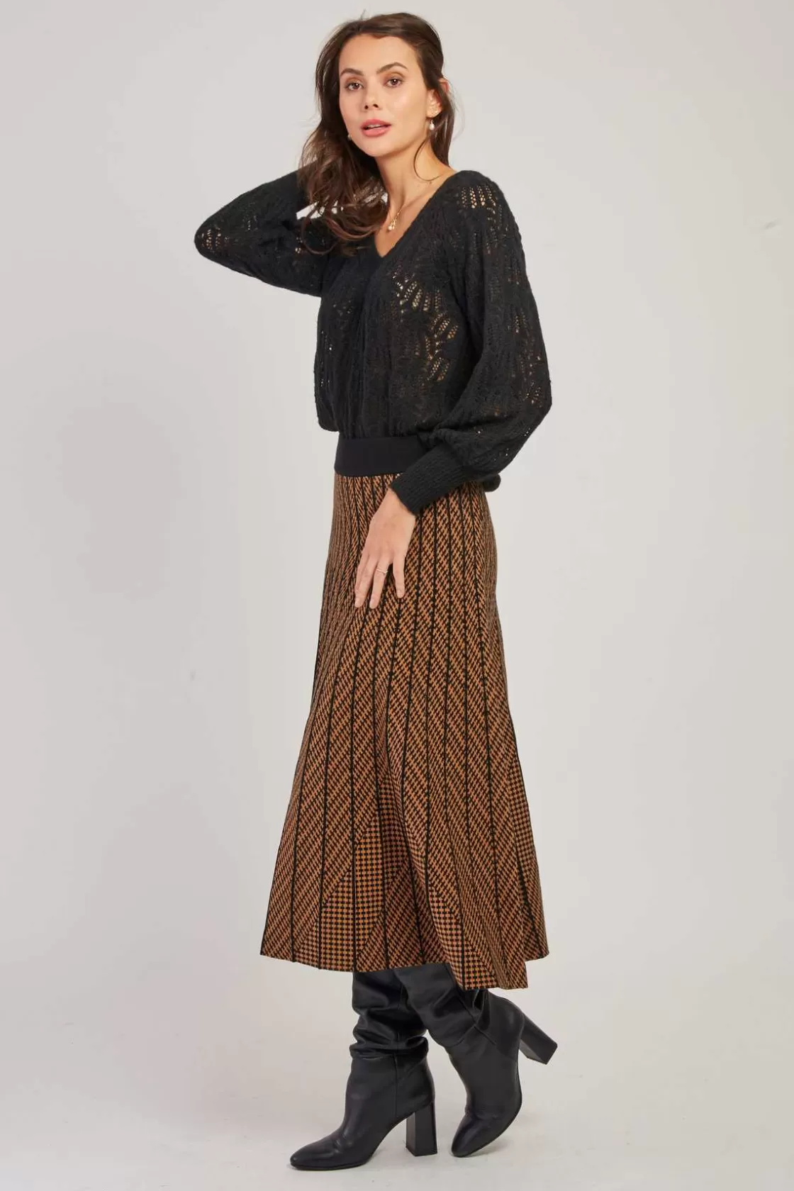 jupe_milong_plisse_en_maille_raye_galante_2.webp Maison Derhy La Maille | Les Jupes & Pantalons-Jupe mi-long plissée en maille rayée GALANTE