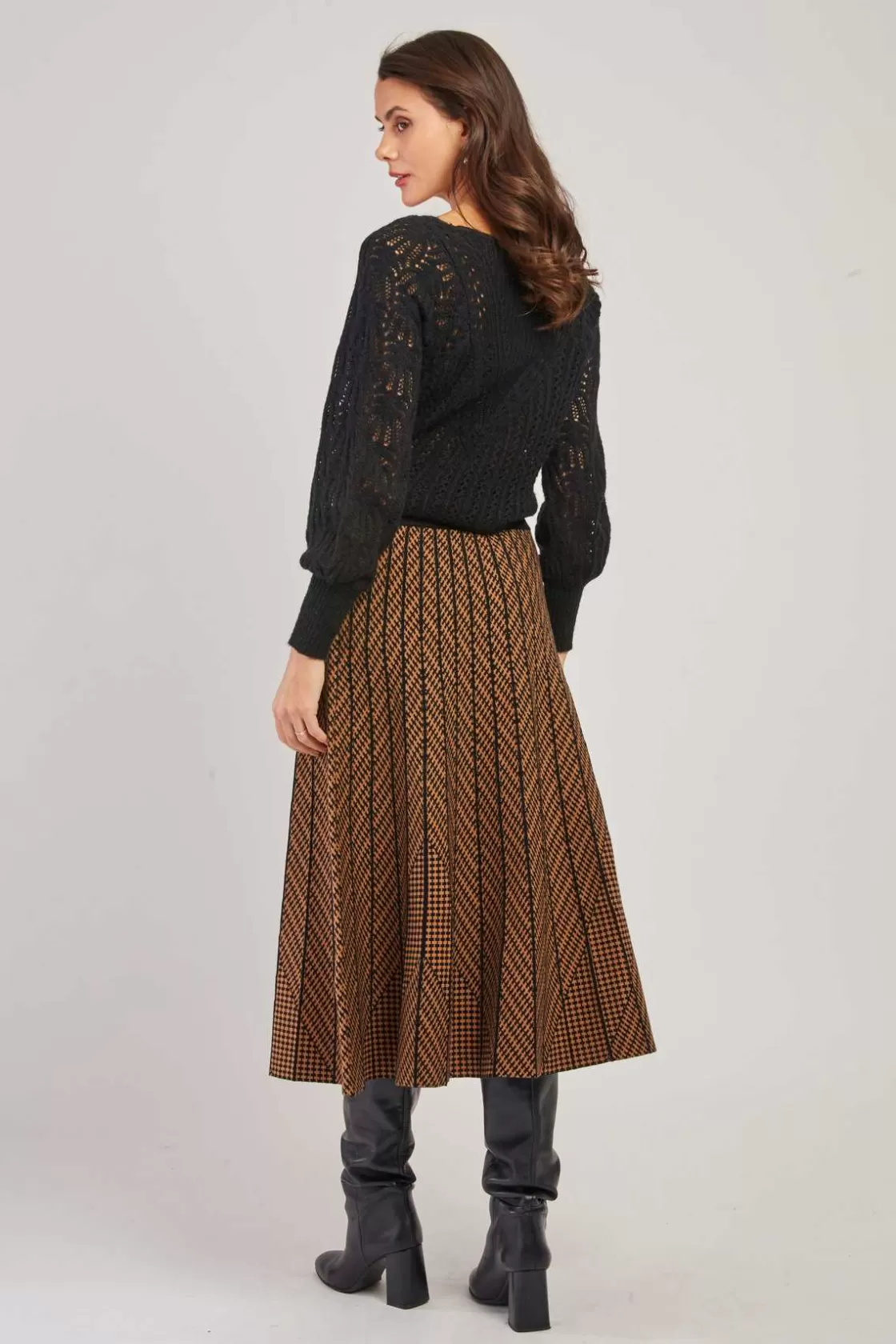 jupe_milong_plisse_en_maille_raye_galante_3.webp Maison Derhy La Maille | Les Jupes & Pantalons-Jupe mi-long plissée en maille rayée GALANTE