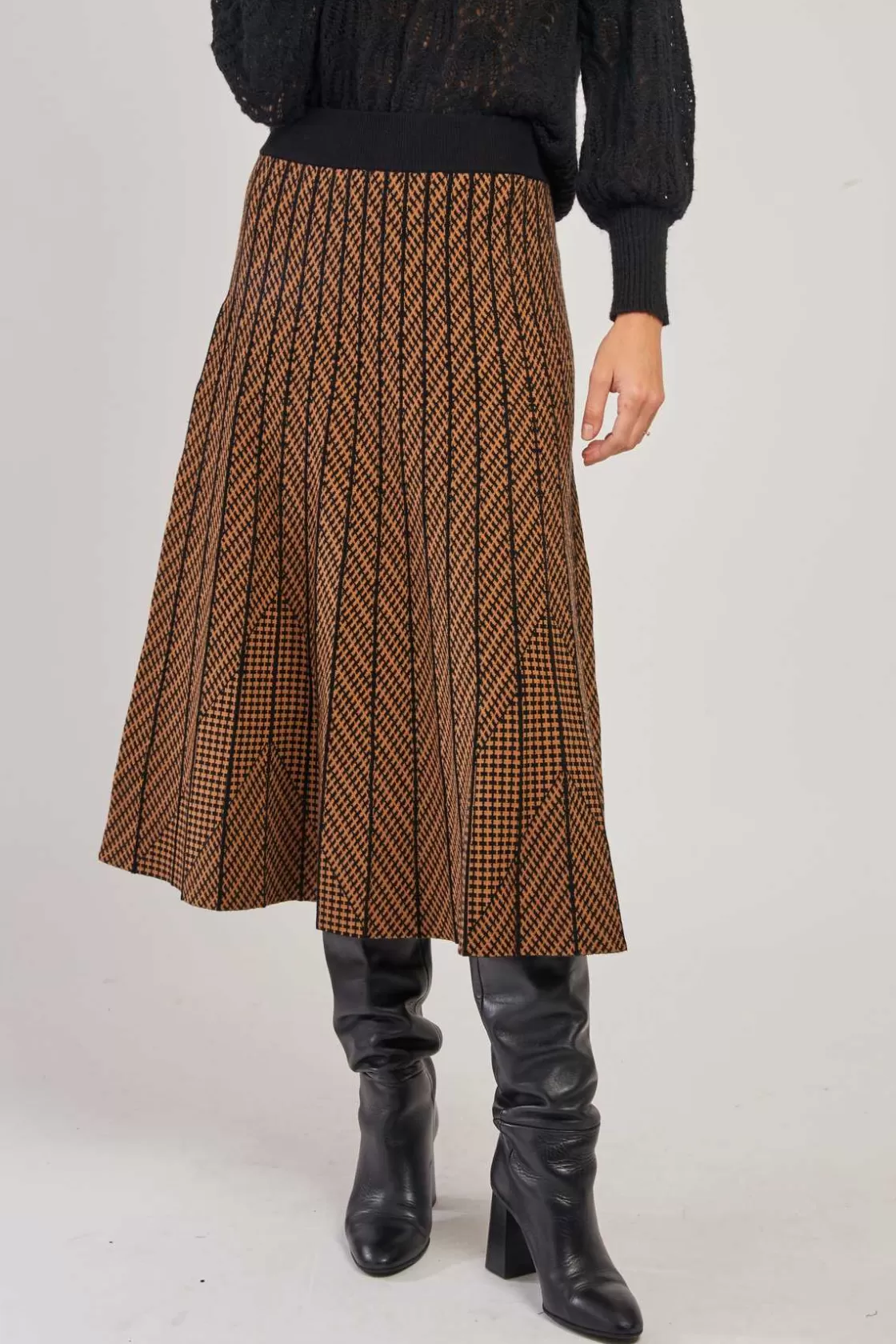 jupe_milong_plisse_en_maille_raye_galante_4.webp Maison Derhy La Maille | Les Jupes & Pantalons-Jupe mi-long plissée en maille rayée GALANTE