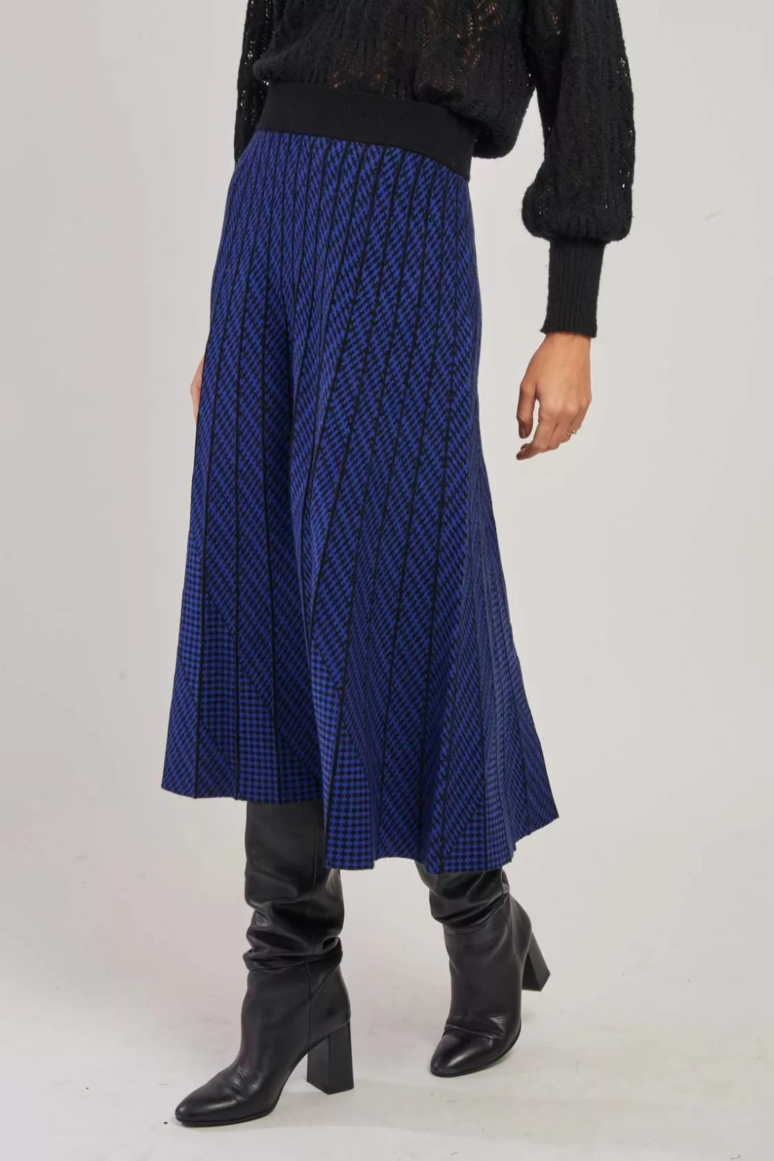 jupe_milong_plisse_en_maille_raye_galante_9.webp Maison Derhy La Maille | Les Jupes & Pantalons-Jupe mi-long plissée en maille rayée GALANTE