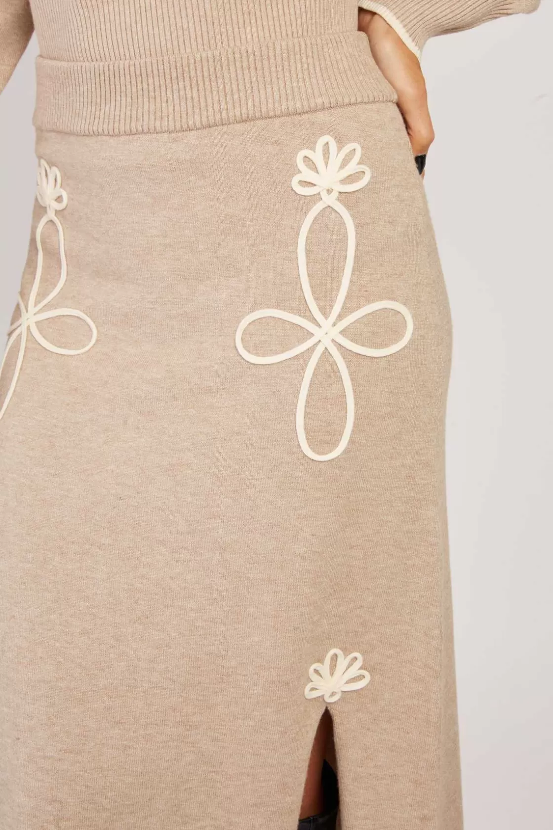 jupe_milongue_fendue_en_maille_gaby_5.webp Maison Derhy Les Jupes & Pantalons-Jupe mi-longue fendue en maille GABY