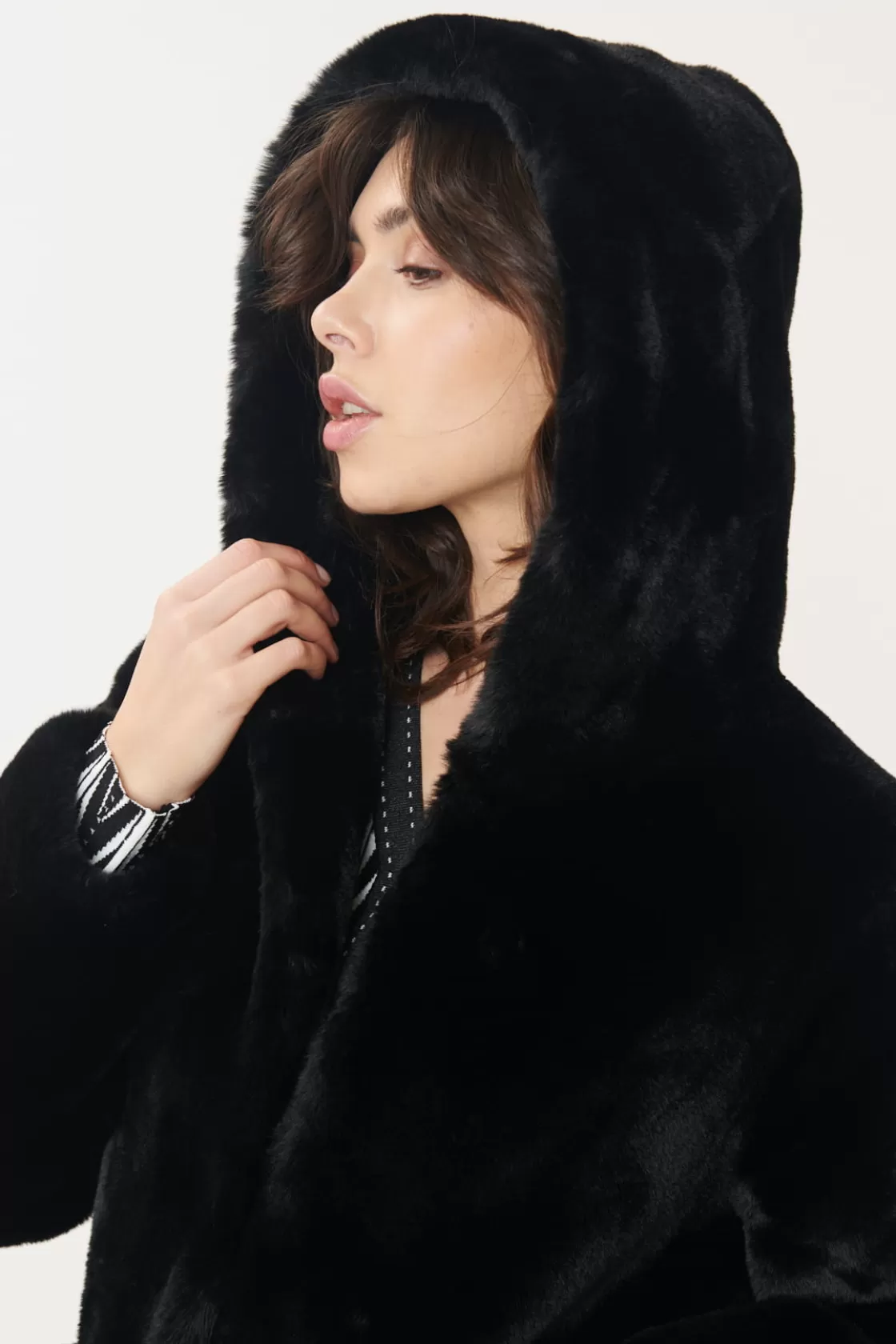 manteau_en_fausse_fourrure_carly_12.webp Maison Derhy Les Manteaux, Vestes & Doudounes-Manteau en fausse fourrure CARLY