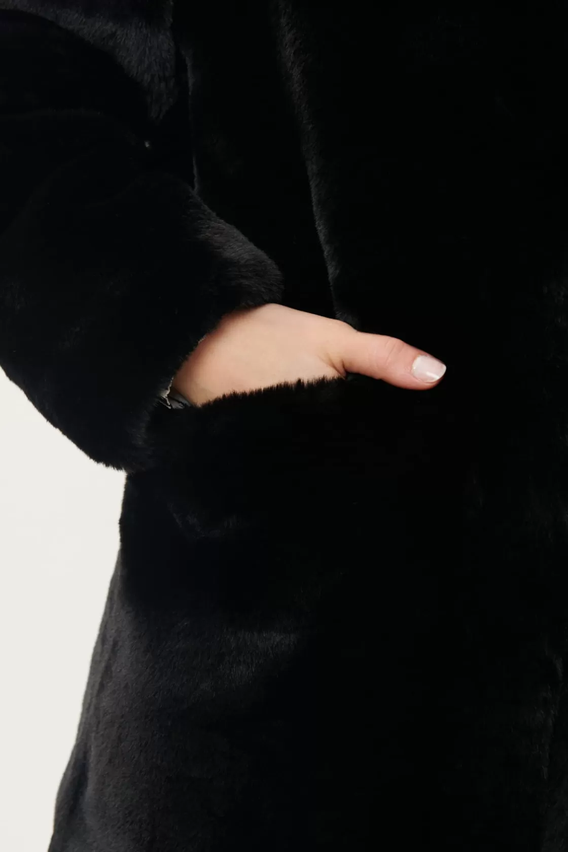 manteau_en_fausse_fourrure_carly_13.webp Maison Derhy Les Manteaux, Vestes & Doudounes-Manteau en fausse fourrure CARLY