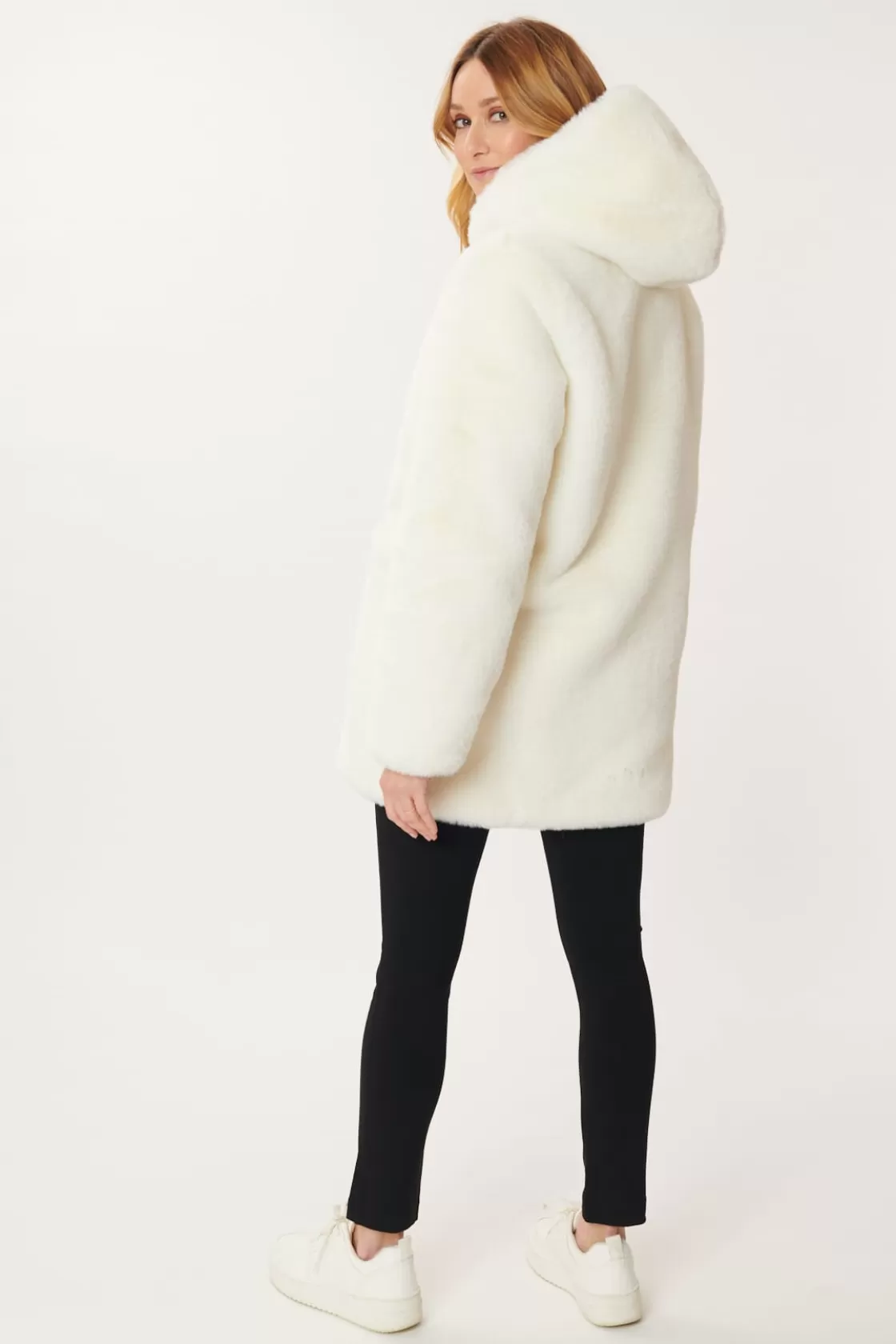 manteau_en_fausse_fourrure_carly_2.webp Maison Derhy Les Manteaux, Vestes & Doudounes-Manteau en fausse fourrure CARLY