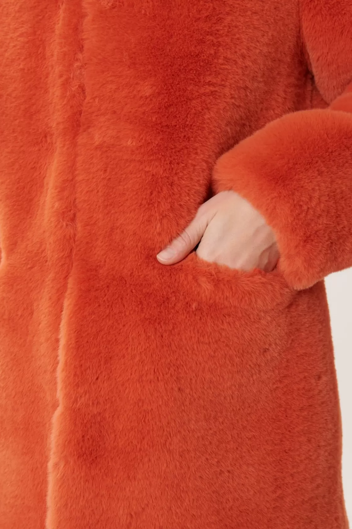 manteau_en_fausse_fourrure_carly_9.webp Maison Derhy Les Manteaux, Vestes & Doudounes-Manteau en fausse fourrure CARLY