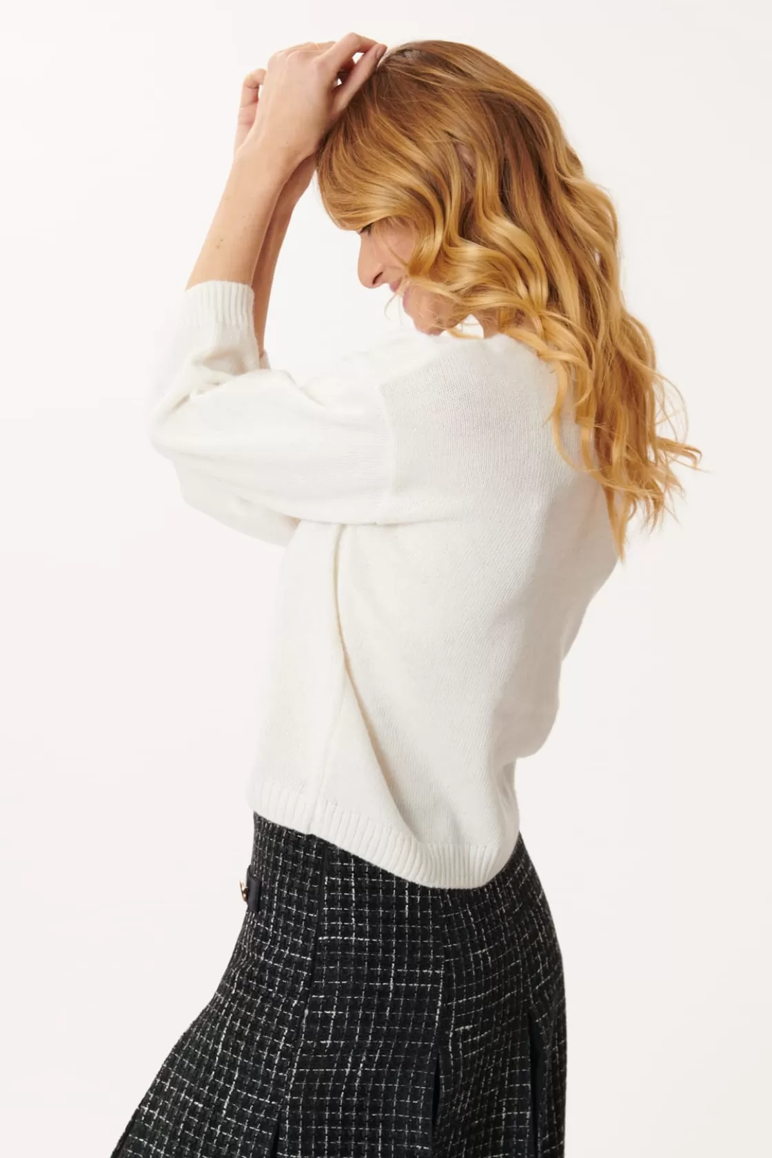 pull_brod_col_rond_jonas_5.webp Maison Derhy La Maille | Les Gilets, Cardigans & Pulls-Pull Brodé Col Rond JONAS