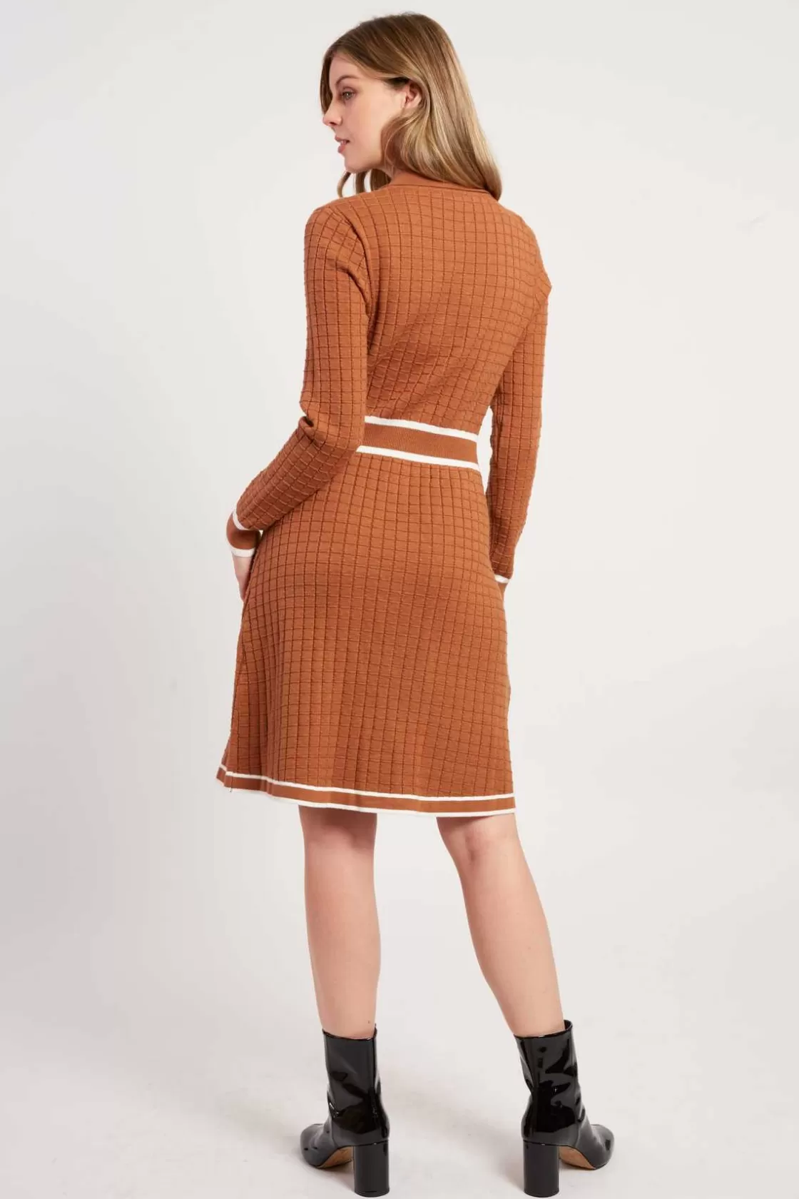 robe_courte_en_maille_avec_manches_longues_jade_12.webp Maison Derhy La Maille | Robes Courtes-Robe courte en maille avec manches longues JADE