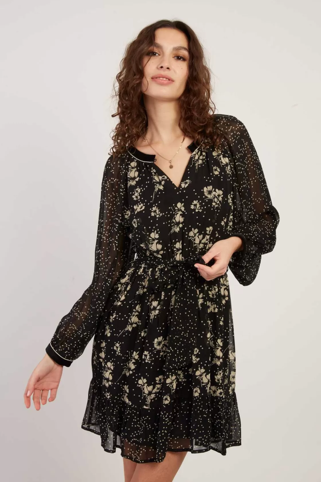 robe_courte_manches_longues_imprim_floral_balthazar_2.webp Maison Derhy Robes Imprimées | Robes Courtes-Robe courte manches longues imprimé floral BALTHAZAR Noir