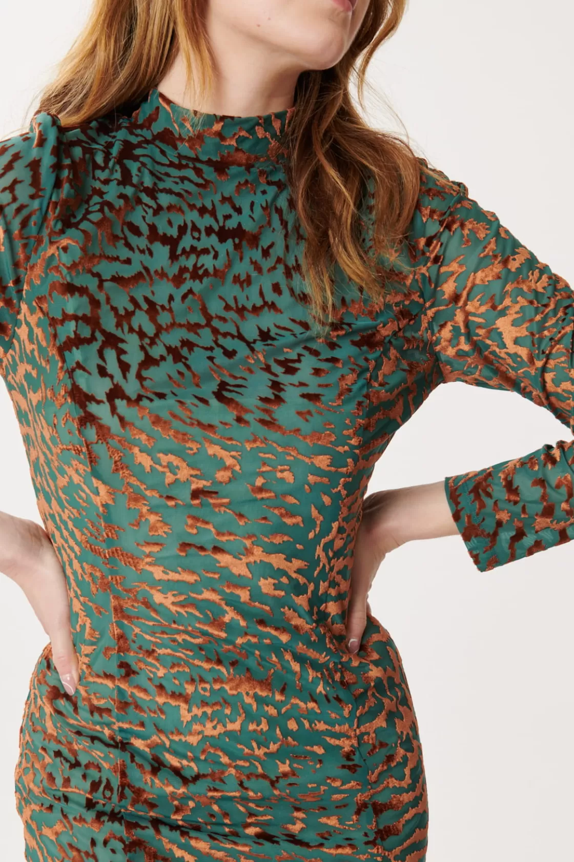 robe_milongue_en_jersey_stretch__manches_longues_deborah_4.webp Maison Derhy Robes Imprimées | Robes Longues-Robe mi-longue en jersey stretch à manches longues DEBORAH