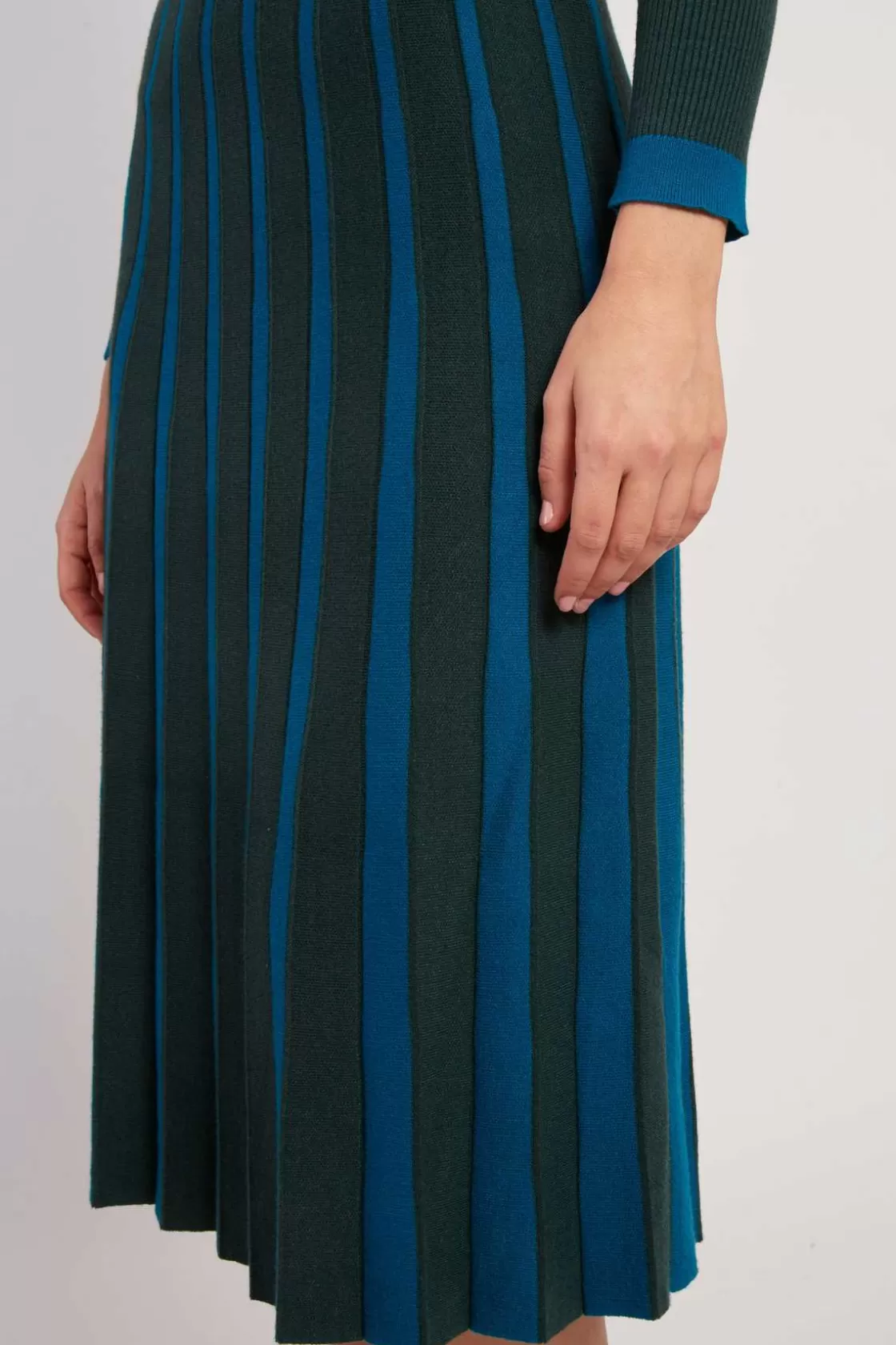 robe_milongue_en_maille_bicolore_jeannette_5.webp Maison Derhy La Maille | Robes Longues-Robe mi-longue en maille bicolore JEANNETTE