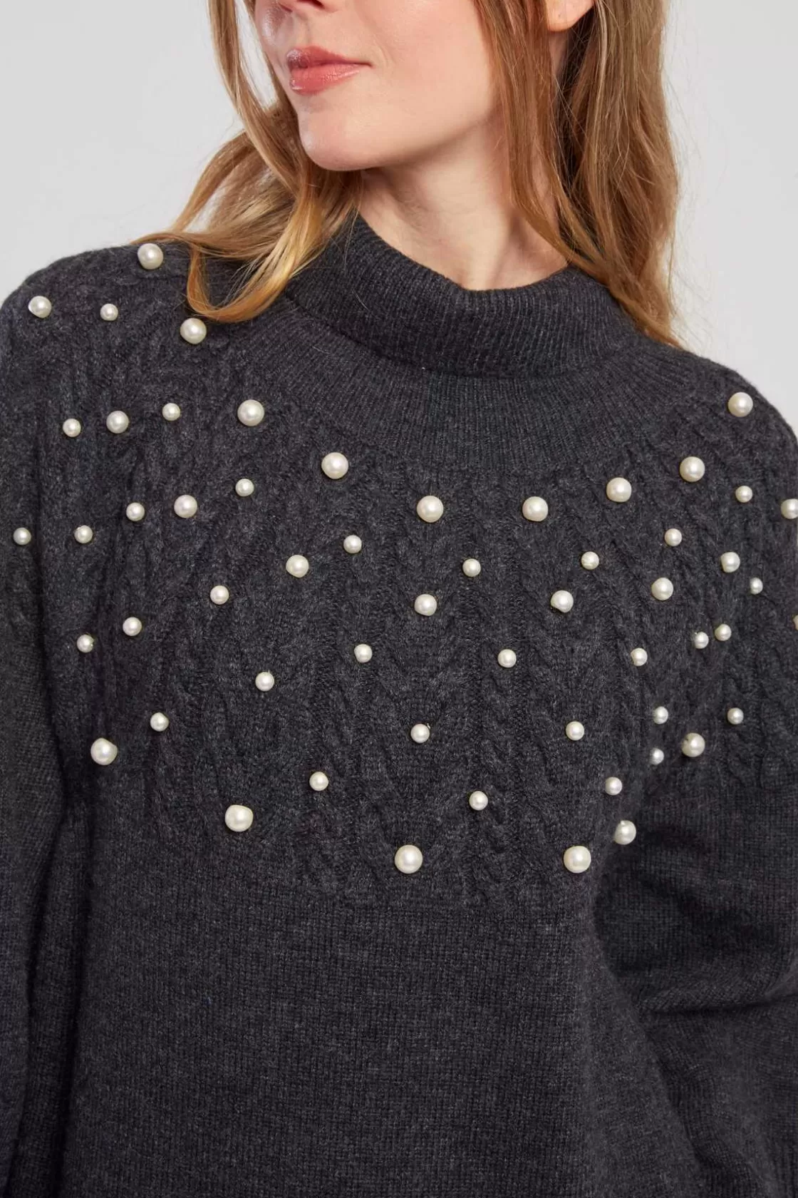 robe_pull_col_roul_unie_avec_perles_joris_4.webp Maison Derhy La Maille | Robes Courtes-Robe pull col roulé unie avec perles JORIS