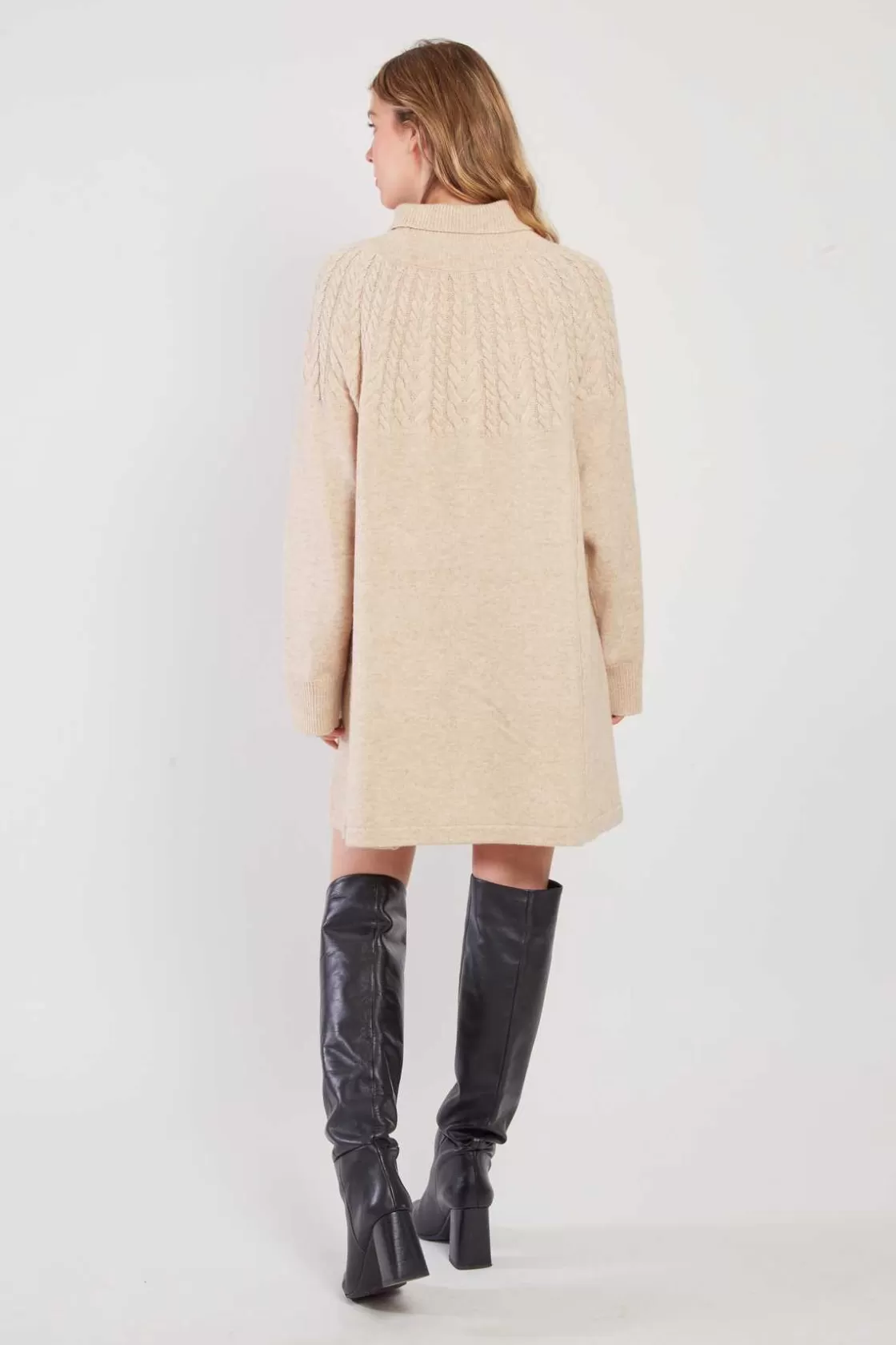 robe_pull_col_roul_unie_avec_perles_joris_8.webp Maison Derhy La Maille | Robes Courtes-Robe pull col roulé unie avec perles JORIS