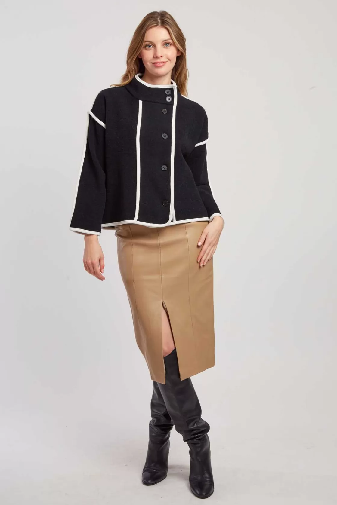 veste_courte_col_montant_laeticia_2.webp Maison Derhy Les Manteaux, Vestes & Doudounes-Veste courte col montant LAETICIA Noir